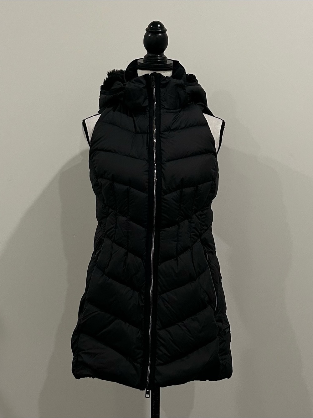Athleta Goose Down Puffer Vest